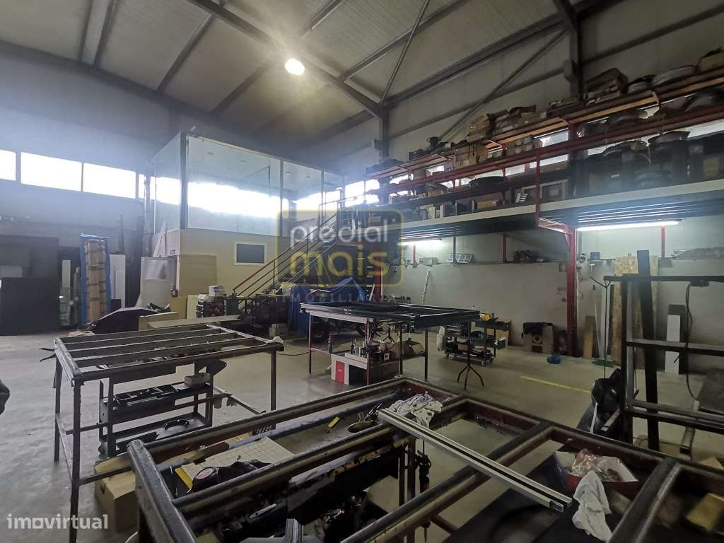 Pavilhão industrial c/ 330m2 - Grande imagem: 3/5