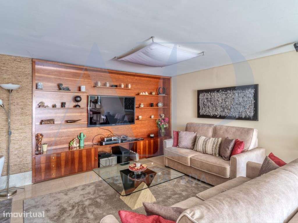 Moradia T4 +1 com piscina-15