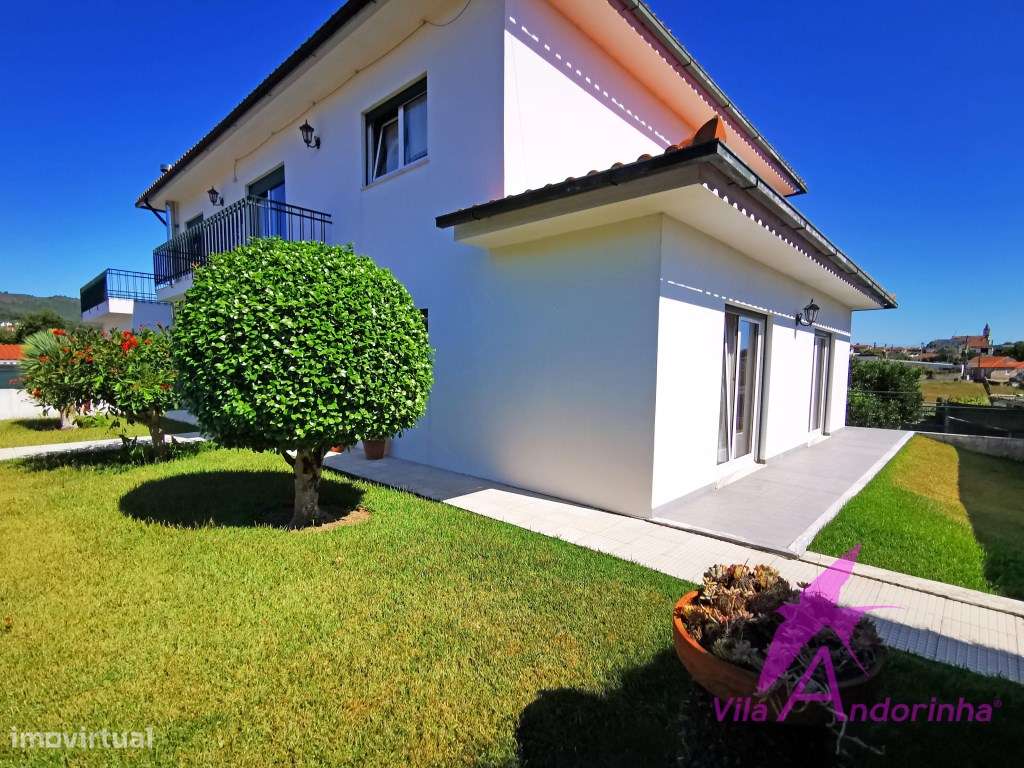 Moradia T4 independente com amplo jardim, garagem e cave - Santa Ma...-32