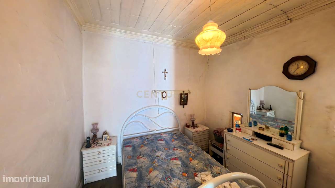 Edifício para Recuperação em Viseu - Oportunidade Única-13