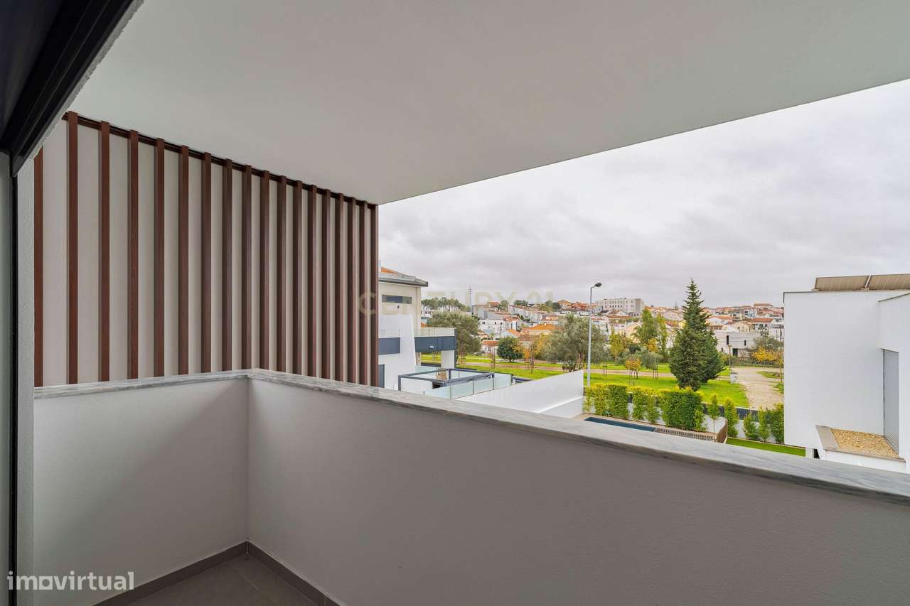 Casa em Construção  com piscina localizada na Quinta do Desembargador-22