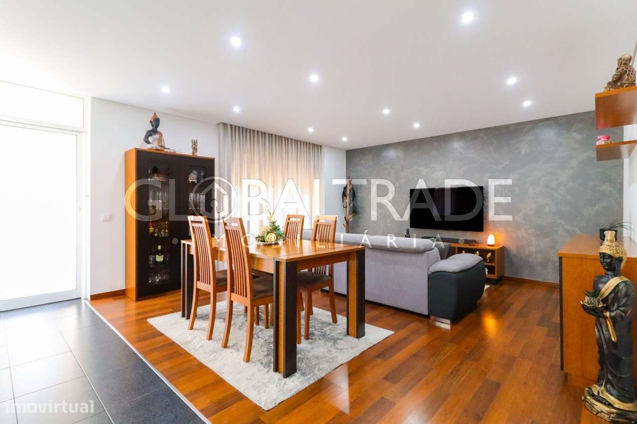 Apartamento T2 Renovado em Rio Tinto-4