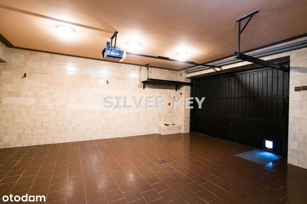 Wyjątkowy Dom z Dodatkowym Budynkiem Usługowym-12