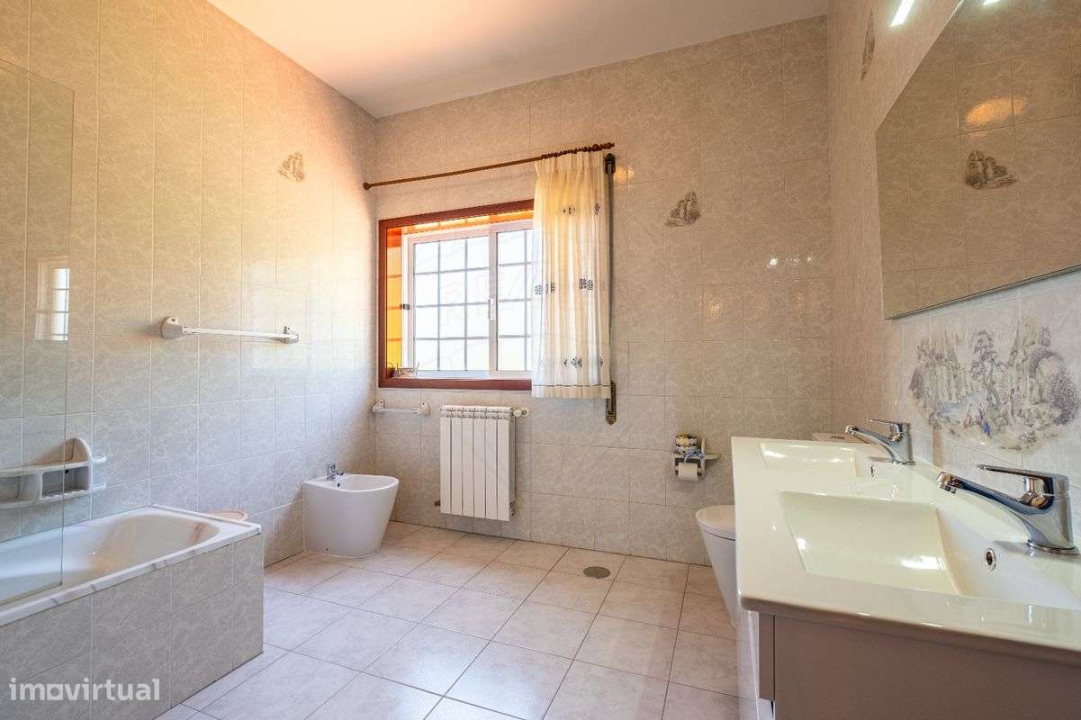 Moradia T4 para venda-8