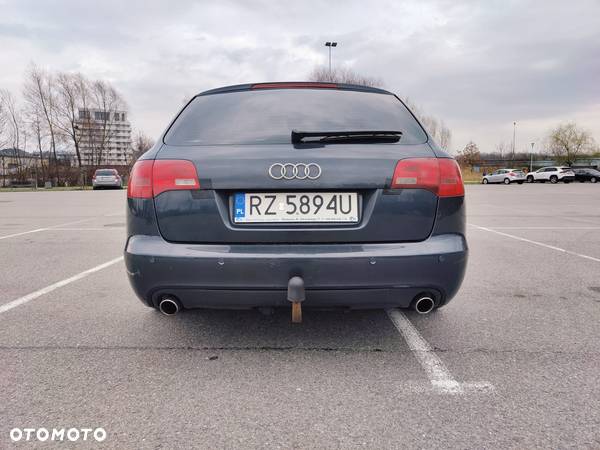 Audi A6 2.4 - 4