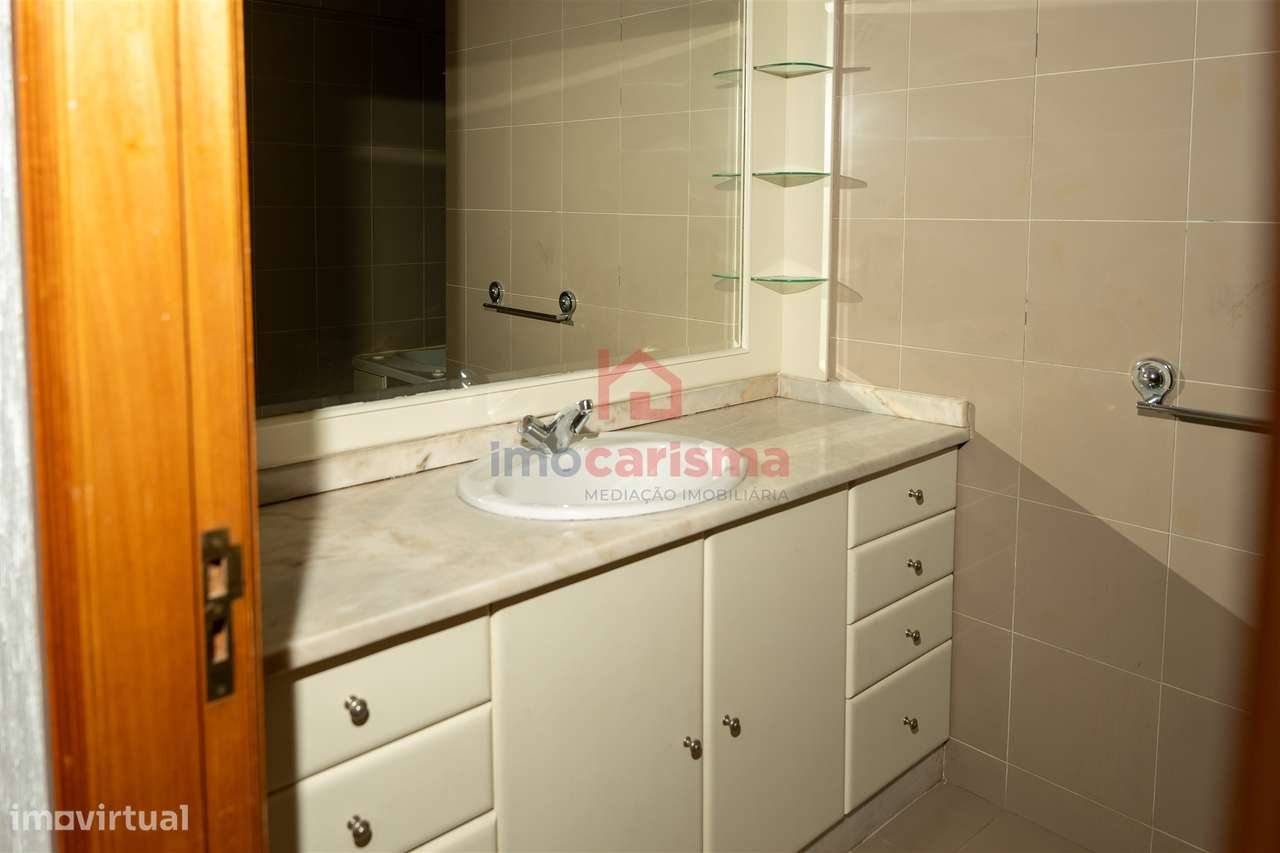 Apartamento T3+1 Duplex na 1.º Linha em Frente à Praia em Aver-o-Mar-11
