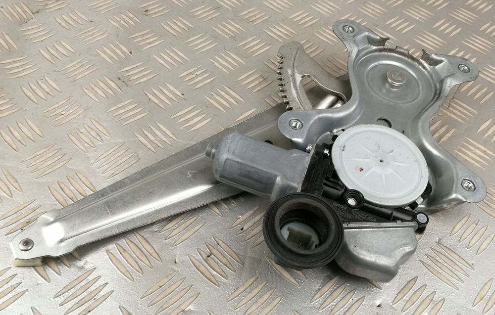 サリ Zegarek Maurice Lacroix AIKON VENTURER Automatic AI6058