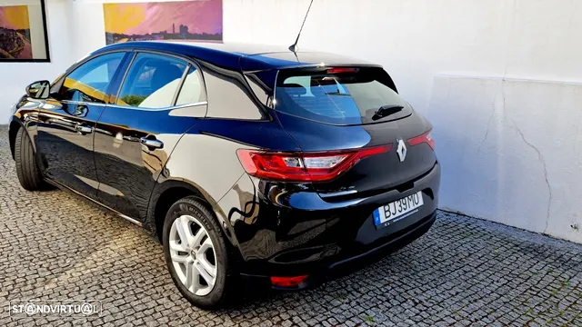 Renault Mégane 1.5 Blue dCi Limited EDC - 6