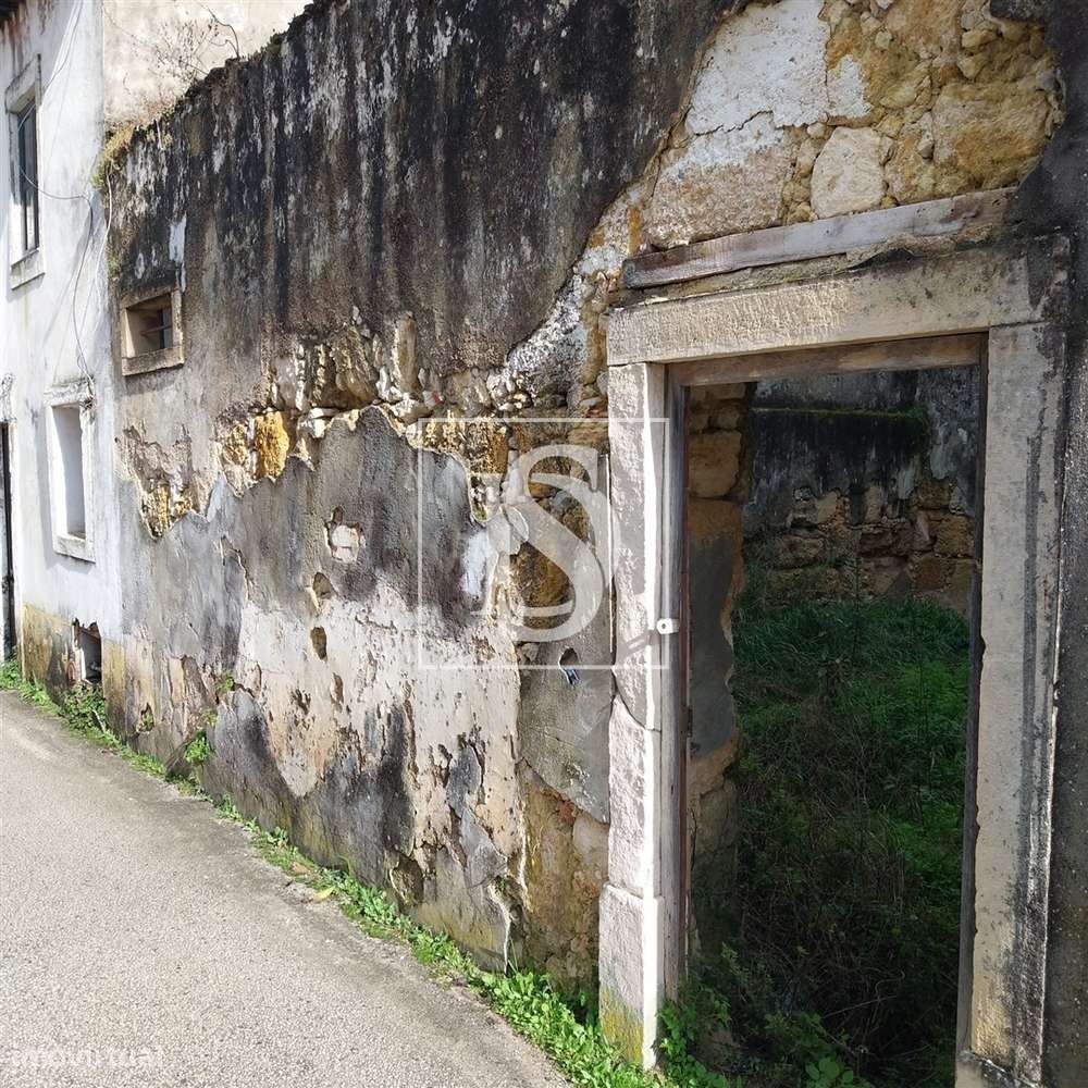 Moradia para Restaurar T4 Venda em Torres Novas (São Pedro), Lapas e R-6