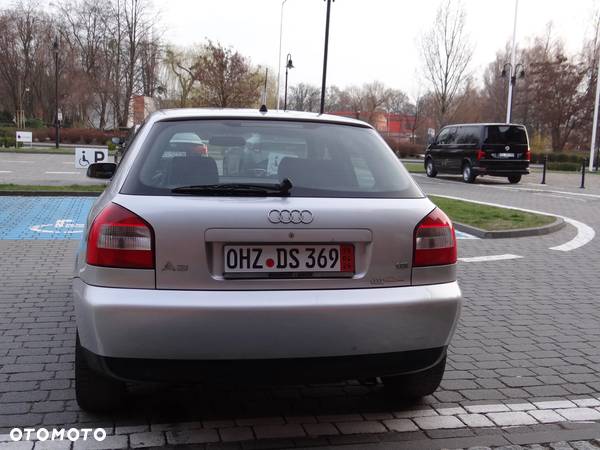 Audi A3 1.6 Sportback Ambiente - 6