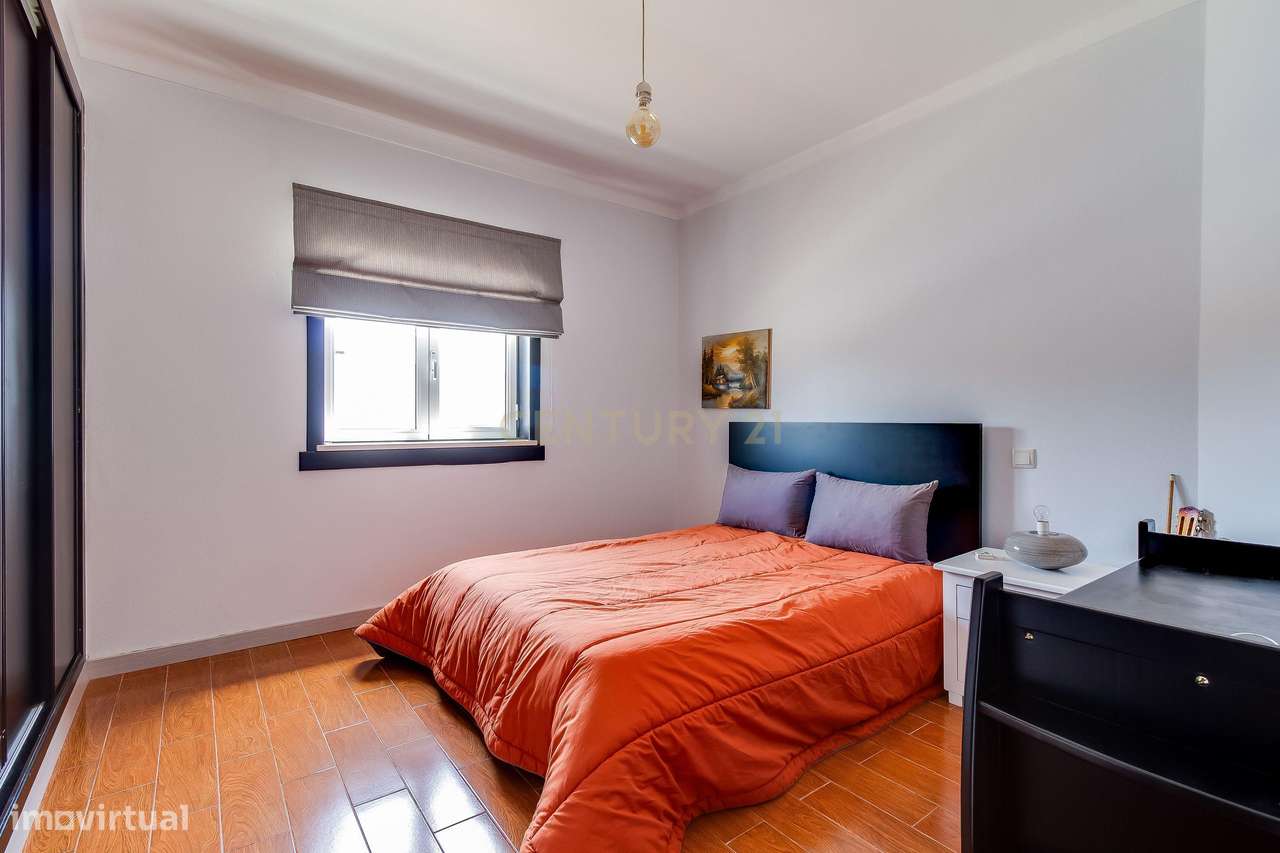 Moradia T3 Térrea - Espaço, Conforto e Localização Privilegiada-18