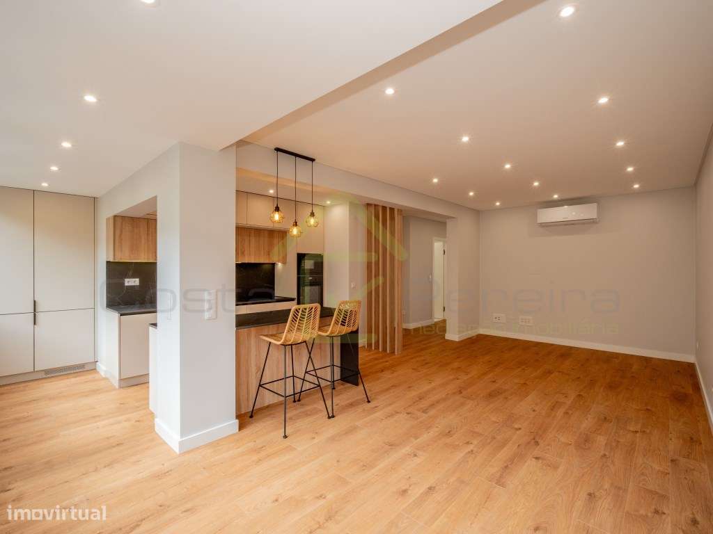 Apartamento T2 como Novo, à entrada de Lisboa.-11