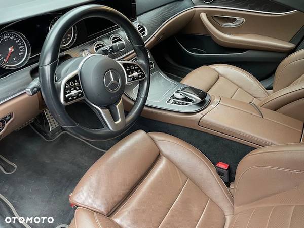 Mercedes-Benz Klasa E 220 d 4-Matic Business Edition 9G-TRONIC - 5