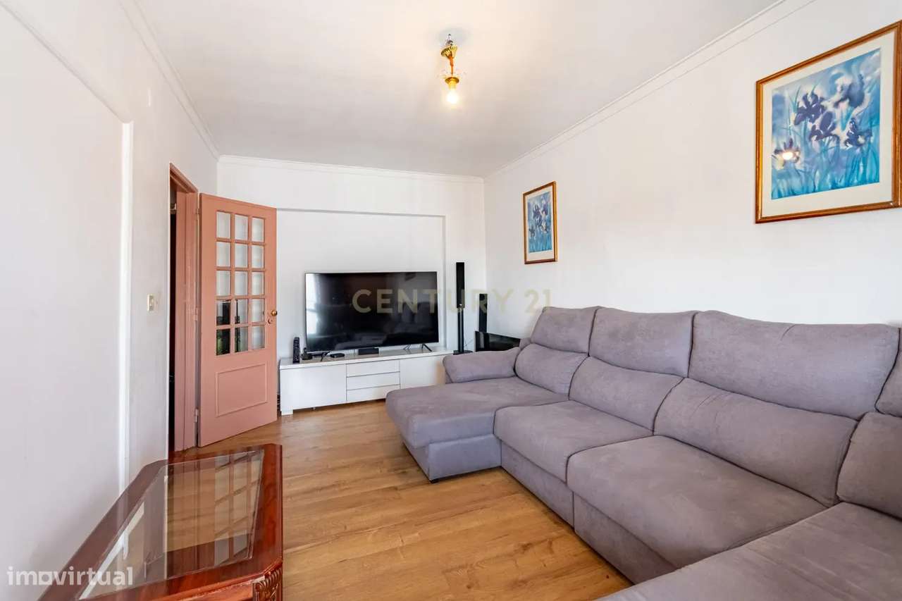 Apartamento T2+1 na Arroja com Varanda e Elevador-7