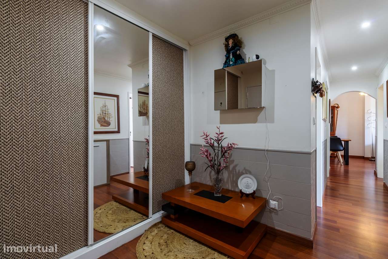 Apartamento T2+1 com Vista Desafogada | Cacém-32