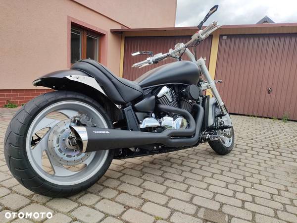 Suzuki Intruder - 2