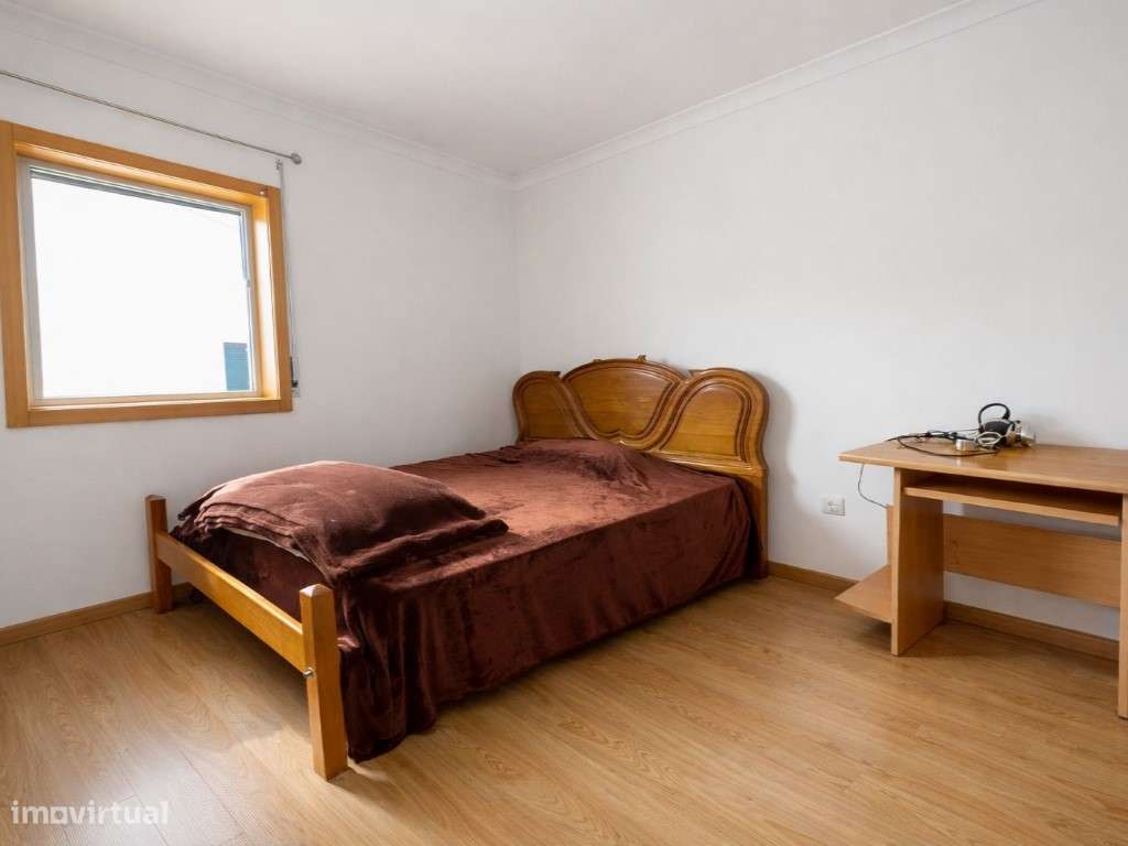 Moradia T3 com Espaço Comercial nas Tomadas | Felgueiras-7