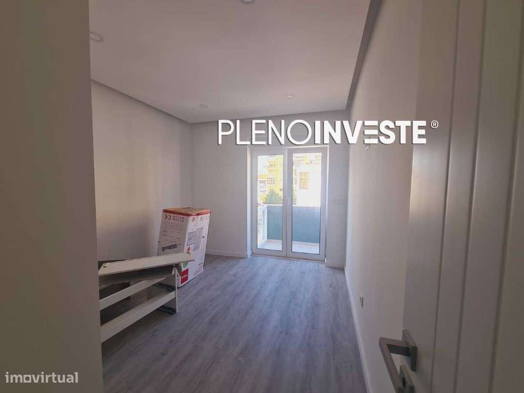T2 Totalmente Remodelado com Varanda nas Paivas-41
