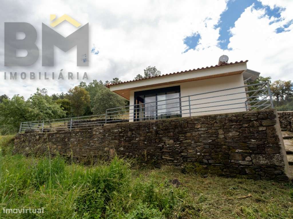 Moradia T2 com Terreno de 4.500m² - Proença-a-Velha | Totalmente Au... - Grande imagem: 2/25