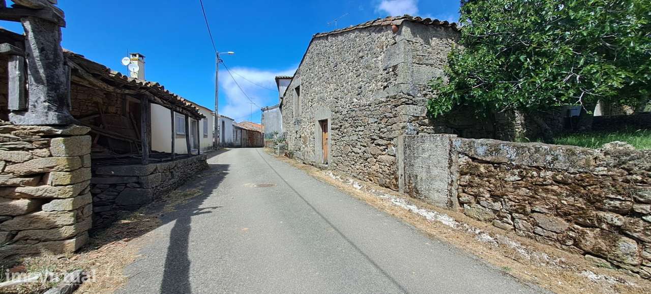 Moradia isolada T6 em Genísio, Miranda do Douro-39