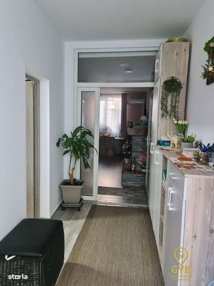 Casă cu 5 camere,  S+P+Mansarda-zona centrală Oradea(Strada Primariei)-3