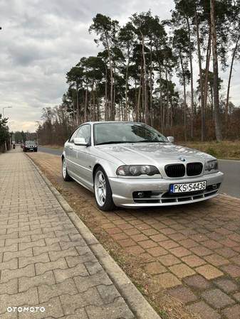 BMW Seria 3 318i Coupe - 4