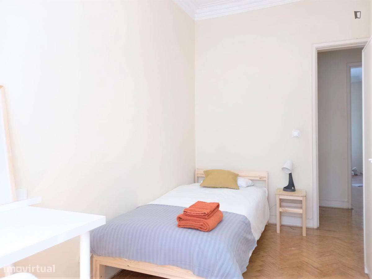 Quarto - localizado em Arroios Lisbon - Grande imagem: 4/10
