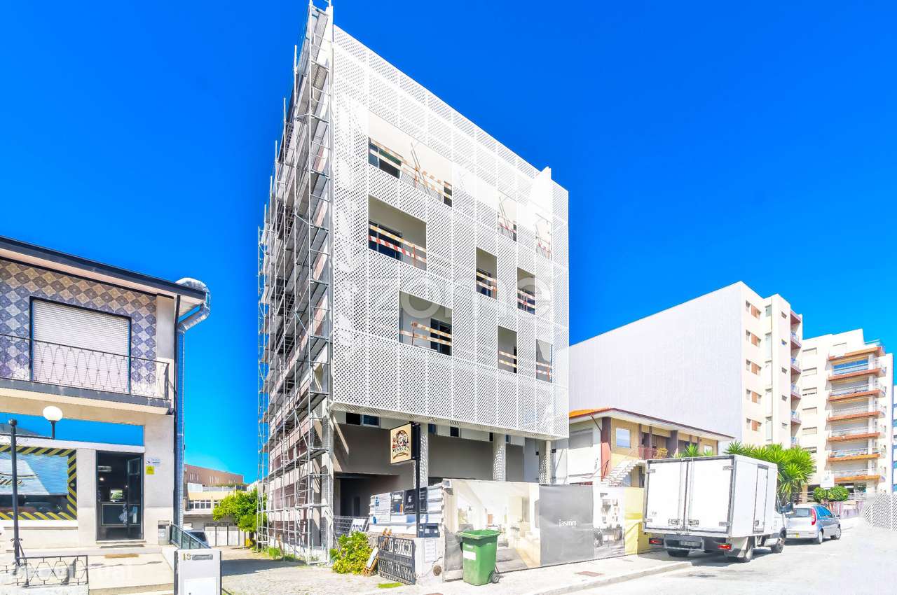 T2 com varanda e lugar de garagem, centro Paços de Ferreira - Grande imagem: 4/34