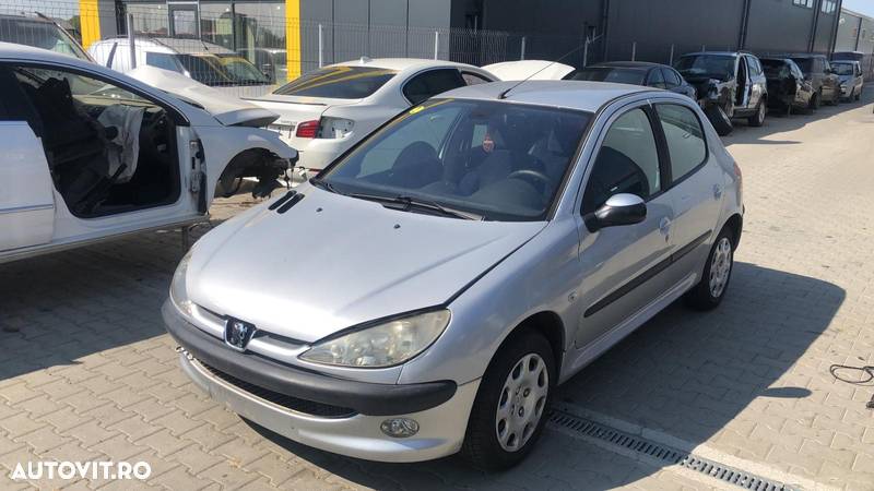 Dezmembram Peugeot 206 1.4 B an fabr 2004 - 2