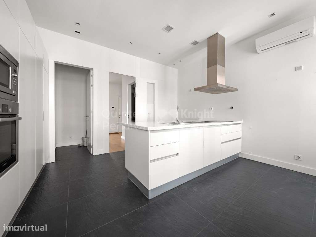 Apartamento T3 com vista rio para venda na Lapa, Lisboa-11