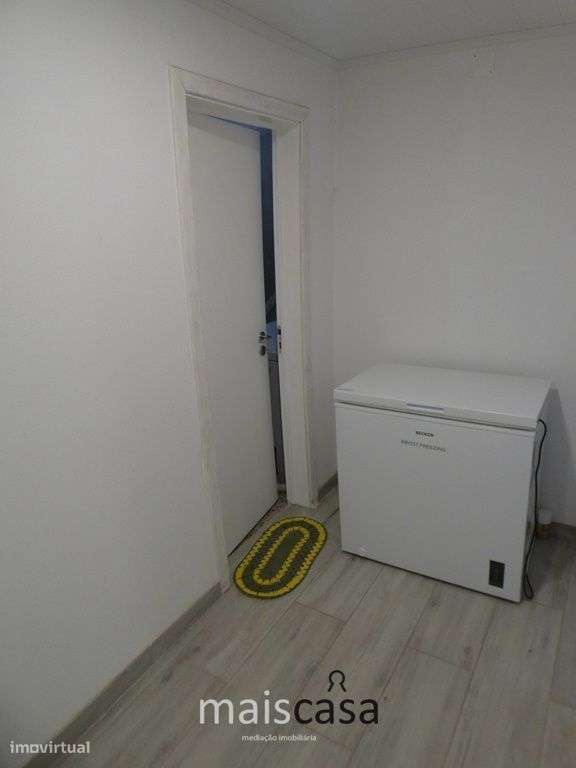 Moradia T3 com Tanque, Terreno e Linha de Água-8