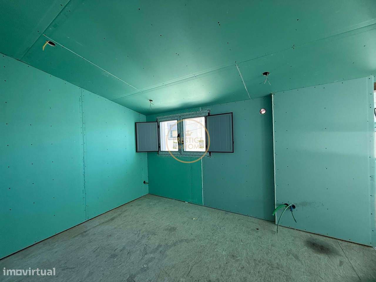 Encantadora moradia em fase final de construção, localizada na pacata-13