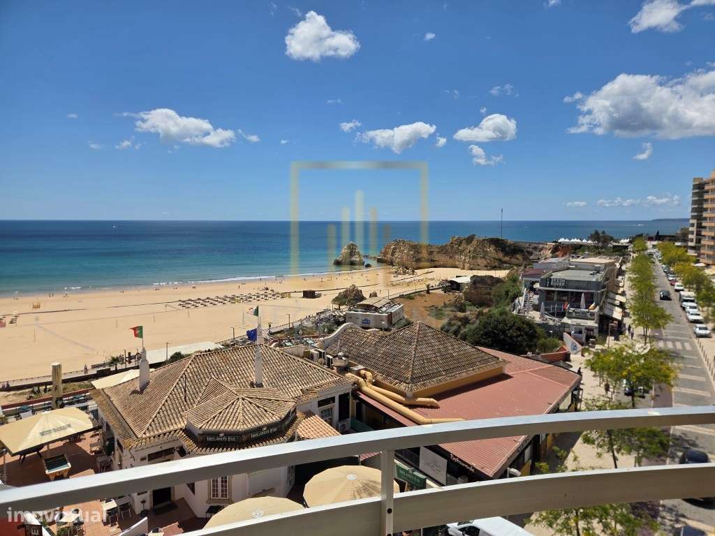 T2 renovado com vista deslumbrante para o areal da Praia da Rocha, ...-21