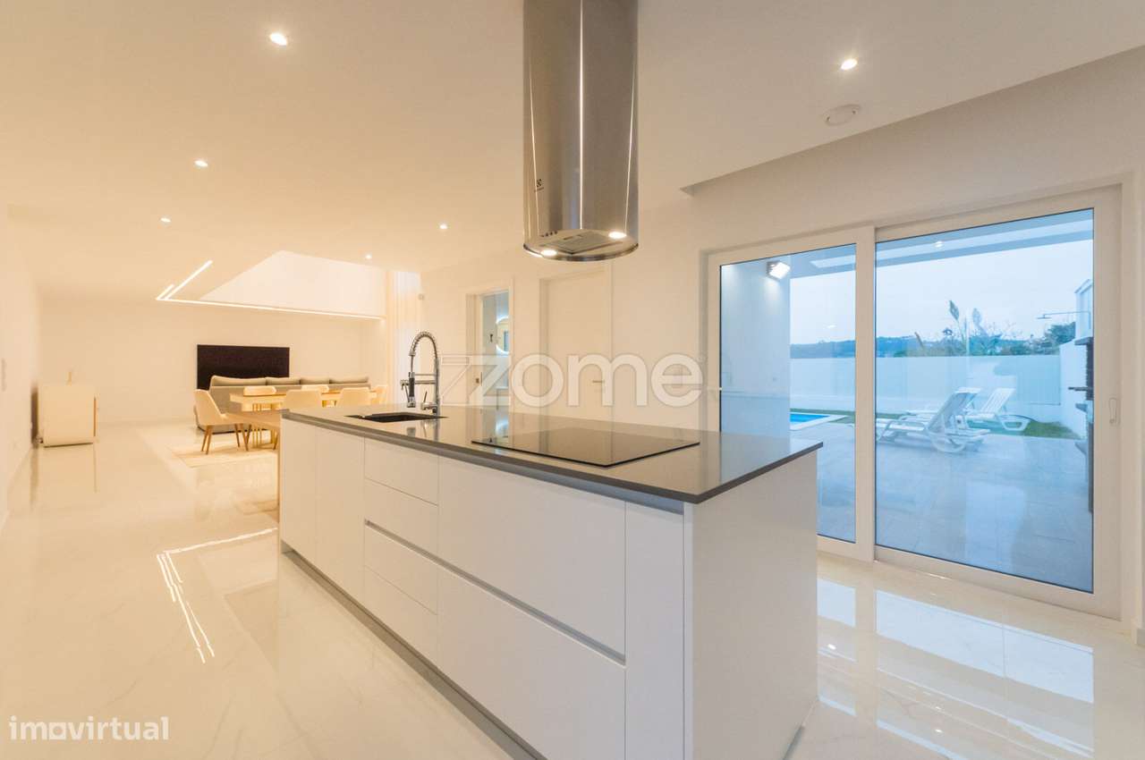 Moradia T4 com psicina-25