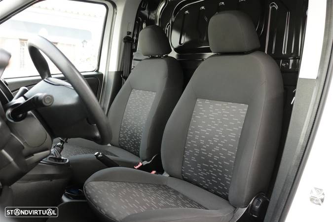 Opel Combo 1.6 CDTI L2H2 105cv - 23