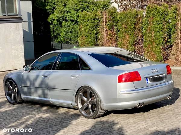 Audi A8 4.2 Quattro - 21