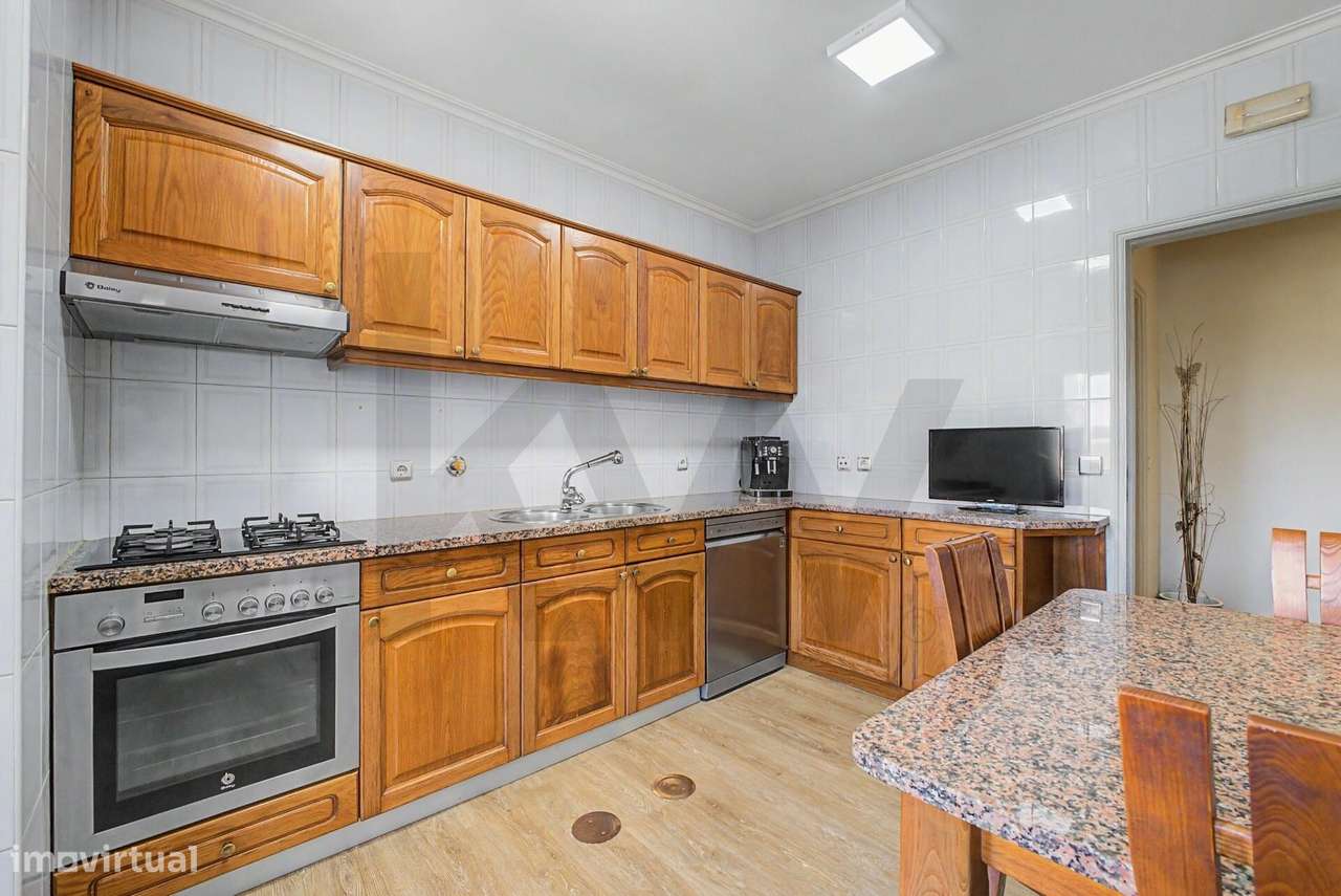 T2 Renovado com Garagem para 2 Carros (Continente Gulpilhares) - Grande imagem: 3/37