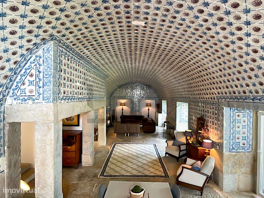 Apartamento T3+1 com Jardim Privado no Palácio Vila Garcia para Ven...-0