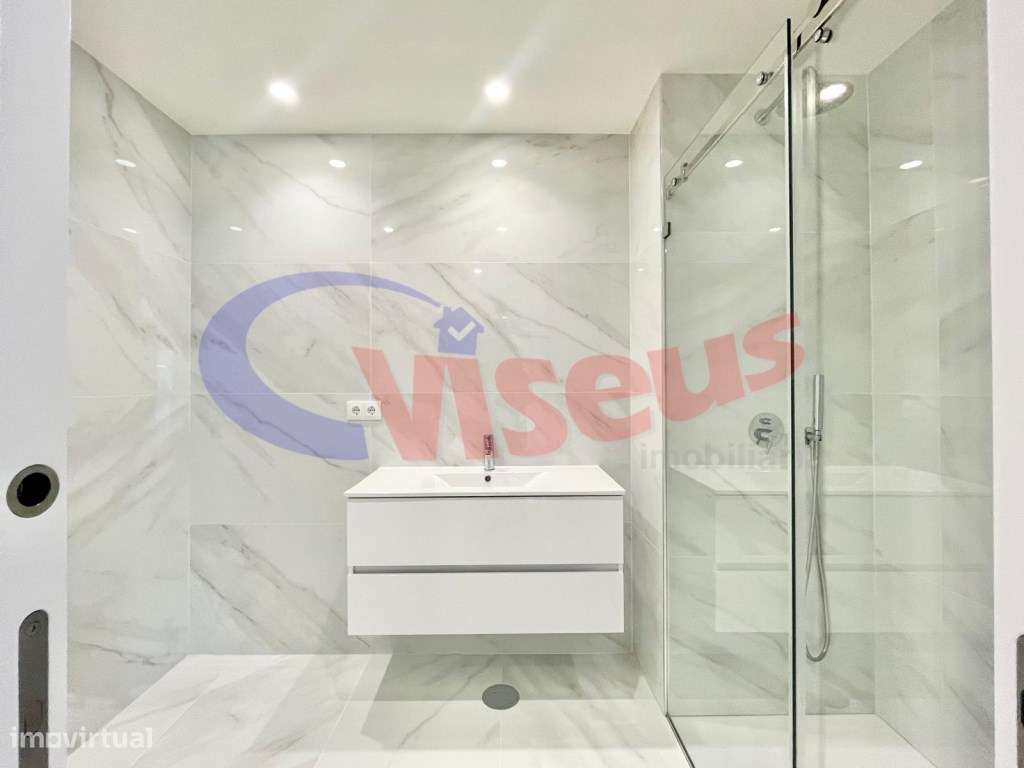 Apartamento T3 Penthouse Coimbrões-27