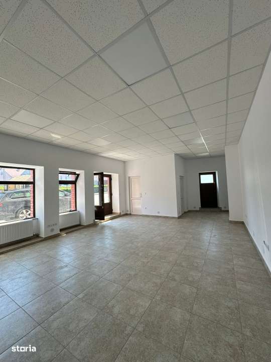 Spatiu comercial de inchiriat  Reghin - Imagine principală: 2/9