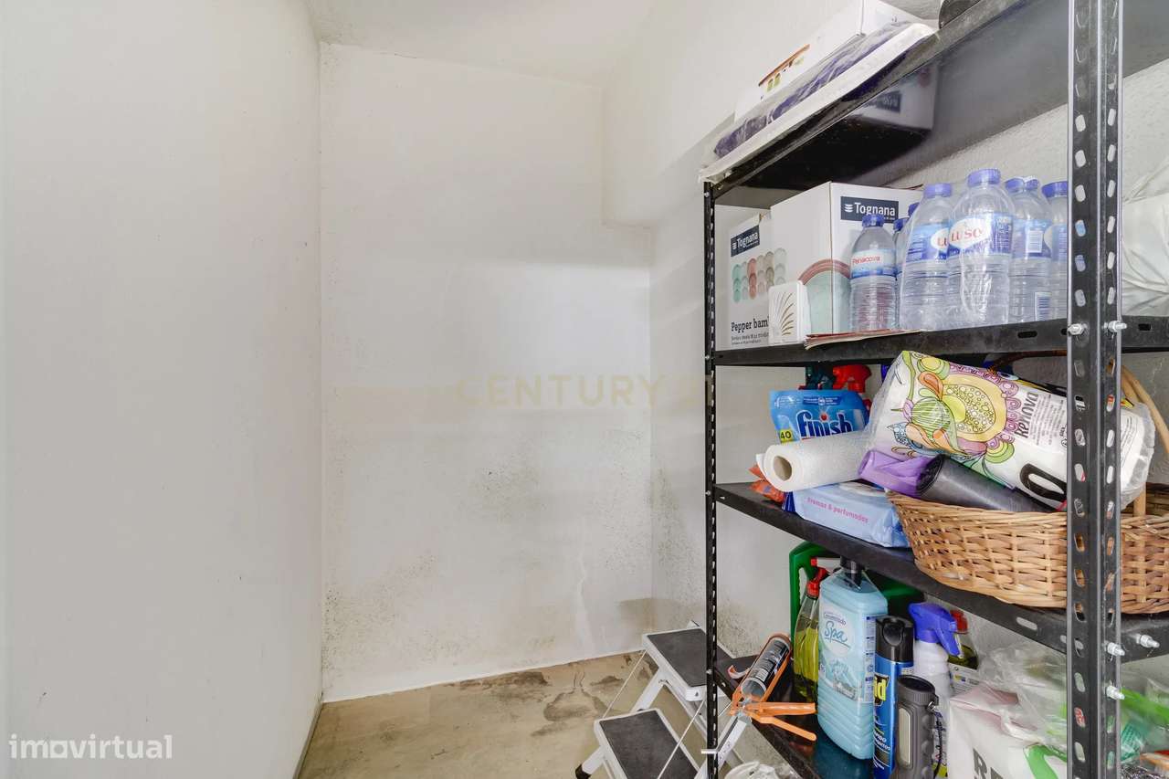 Moradia Geminada T2 em Condomínio Fechado-20
