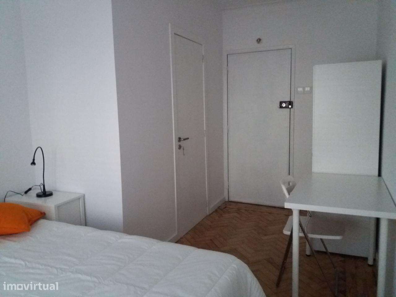 Quarto em Almada - Grande imagem: 2/6