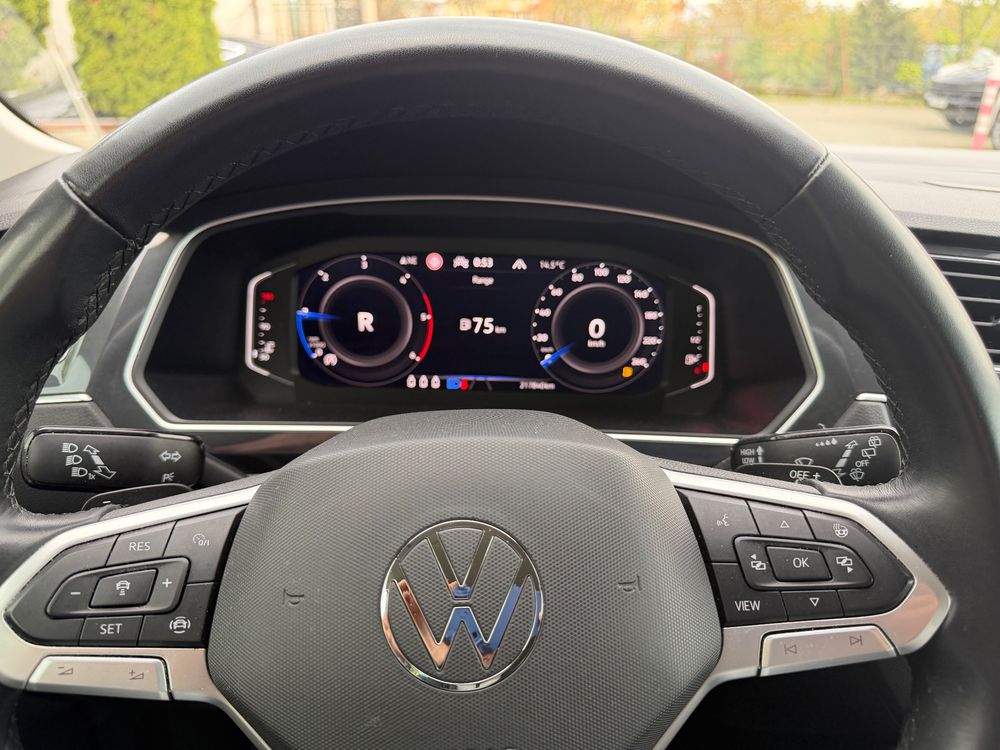 volkswagen tiguan   2 0 tdi 4mot dsg elegance