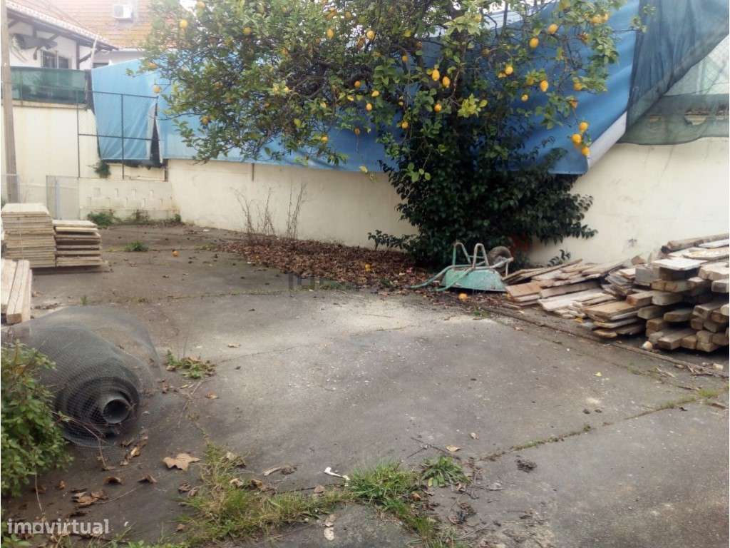 Moradia para Venda com Projeto Aprovado - Ideal para Investimento!-11