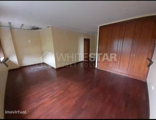 Óptimo apartamento T4 duplex boas áreas doa localização em Arcozelo