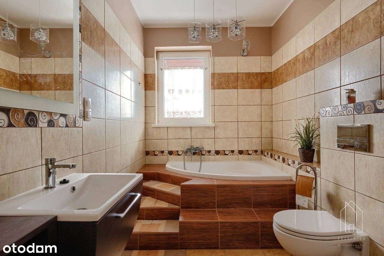 Dom parterowy z 2012r. z basenem-7