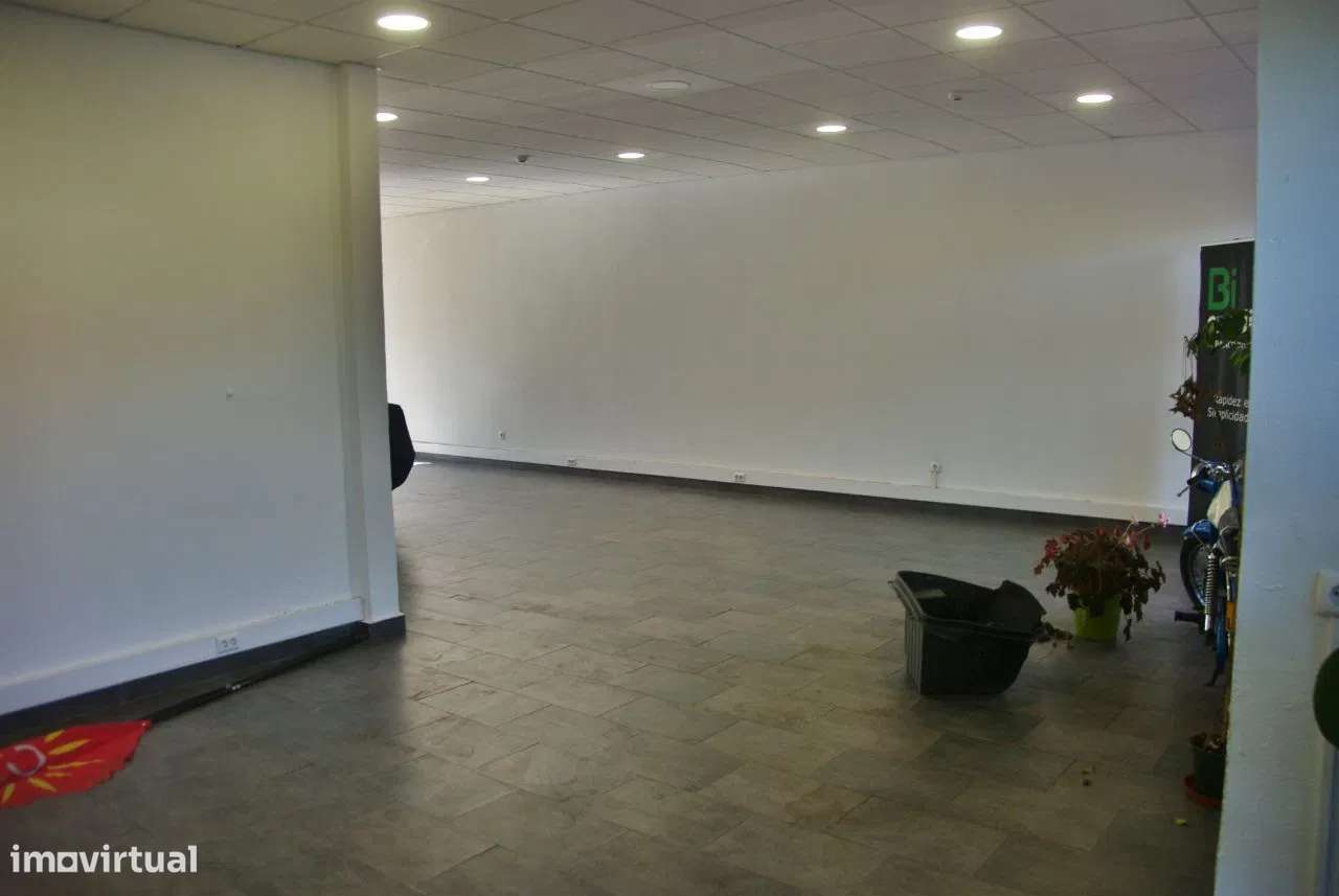 Imóvel Comercial 100m² em Algueirão-Mem Martins - Grande imagem: 5/8