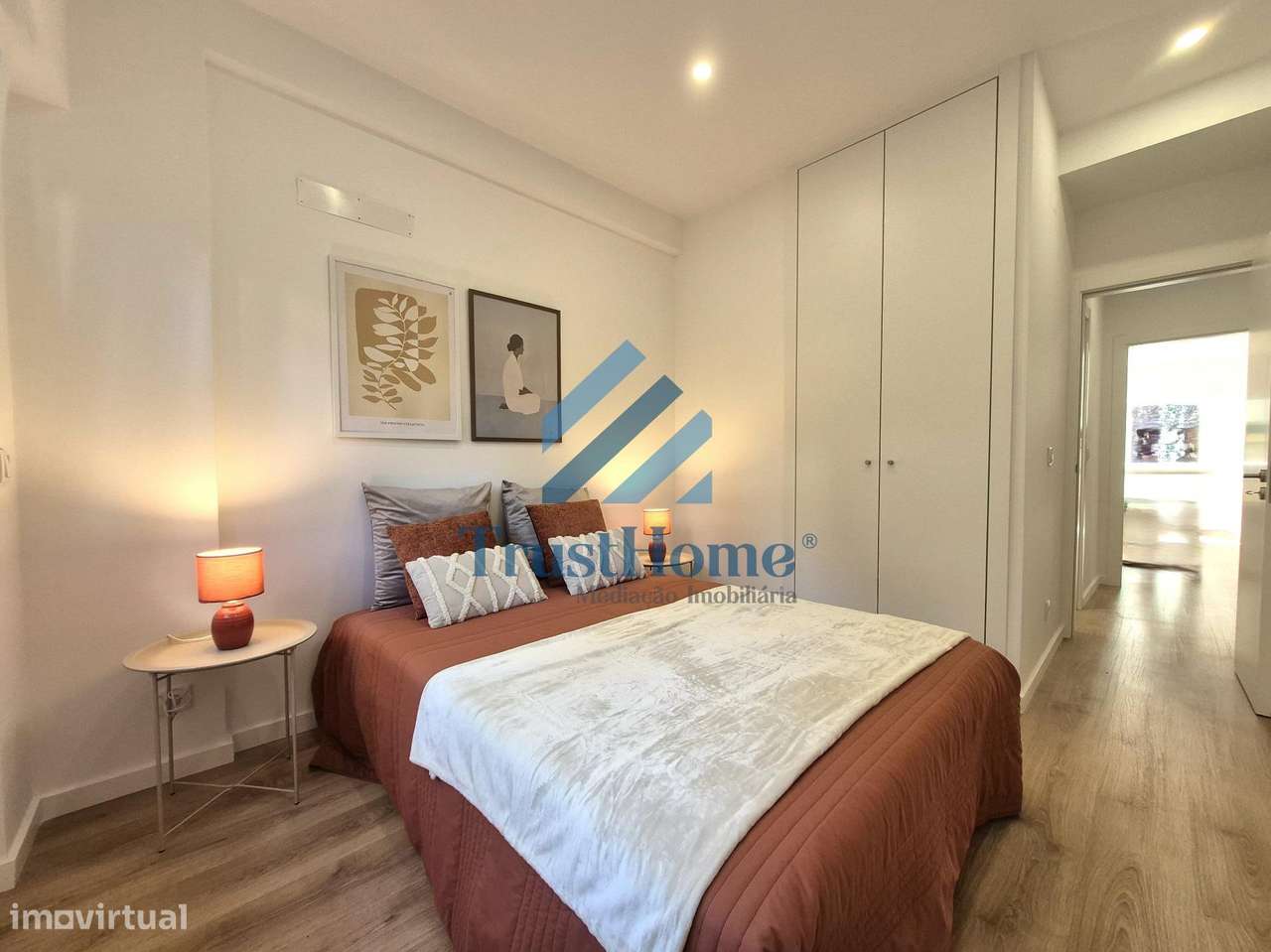 T2 Totalmente Remodelado c/ arrecadação 27m2 Benfica Lisboa-16