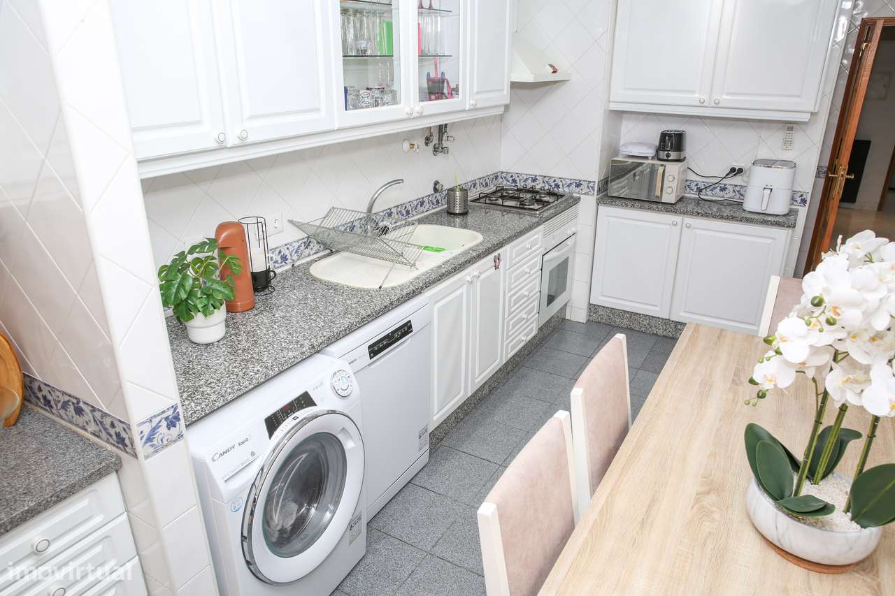 Fantástico Apartamento T3 com terraço e 2 lugares de garagem-13