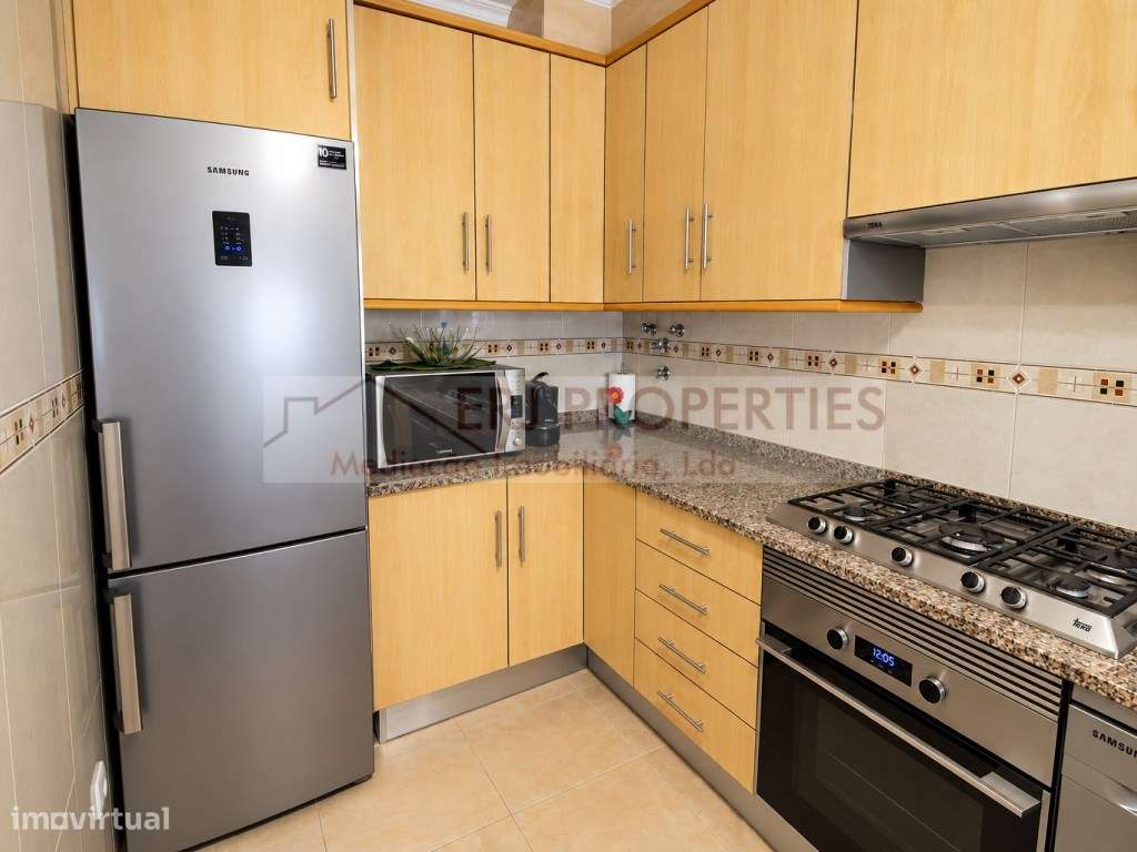 Moradia de Charme em Altura | 3 Quartos, Garagem e a 950 m da Praia-5
